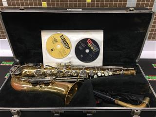 BUNDY 2 SAXOPHONE IN CASE